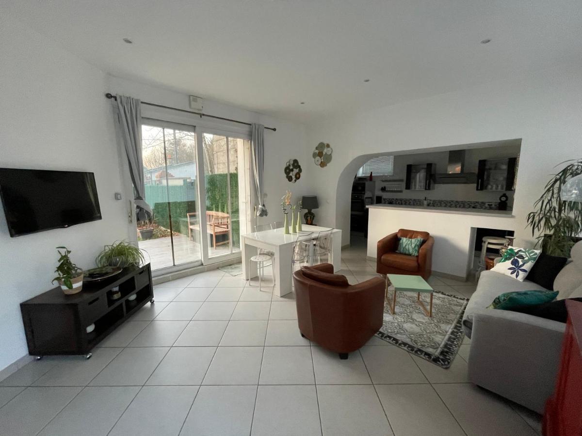 Maison Avec Vue Sur Le Chateau Orléans Exteriör bild